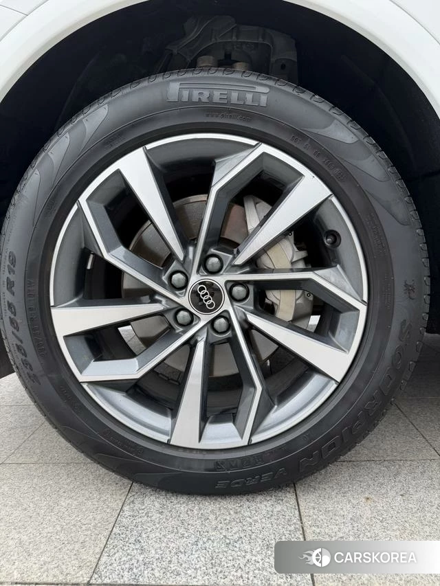 Audi Q5L id 4278399 из Китая 18