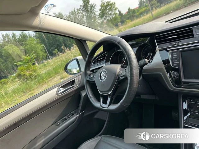 Volkswagen Touran L id 4359544 из Китая 25