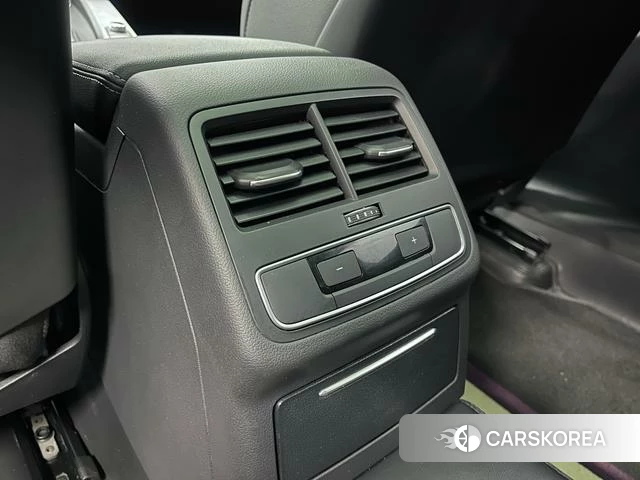 Audi A4L id 4359560 из Китая 17