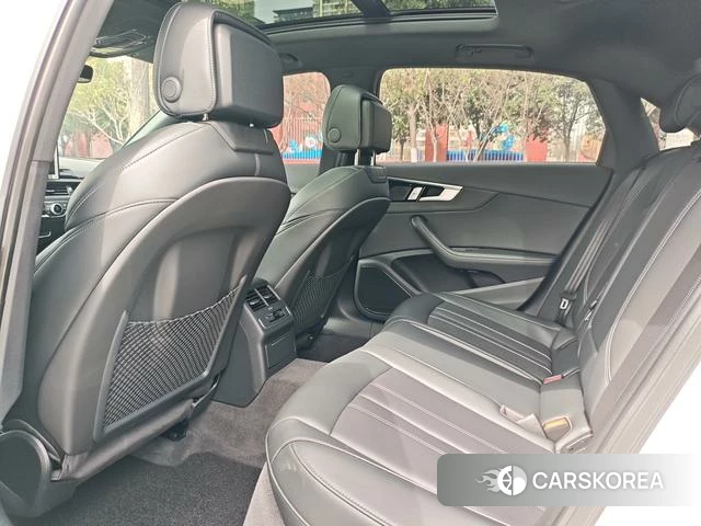 Audi A4L id 4307029 из Китая 9