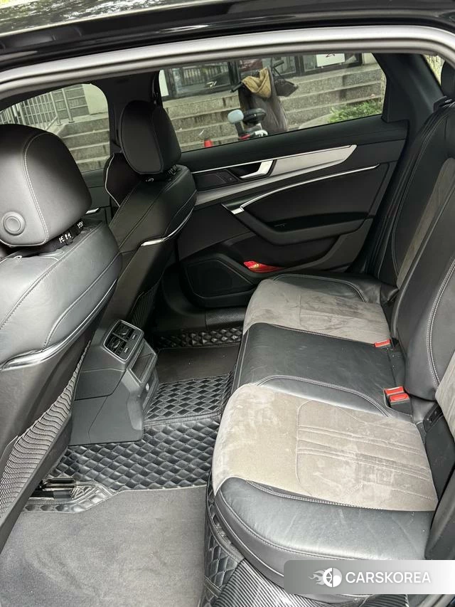Audi A6L id 4368124 из Китая 8