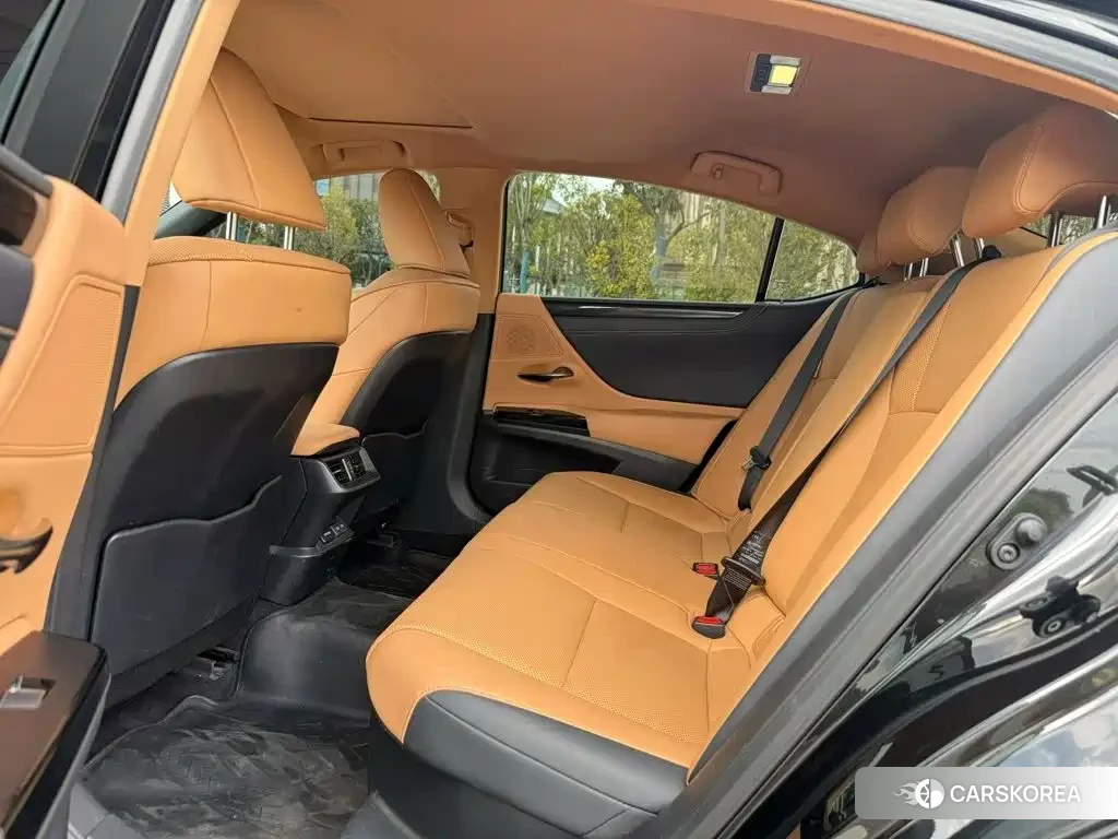Lexus ES id 4628356 из Китая 8
