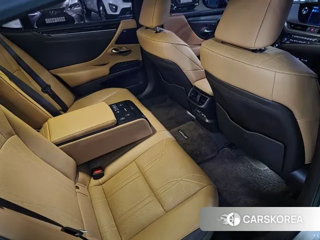 Lexus ES300h 7th generation id 3722935 из Кореи 18