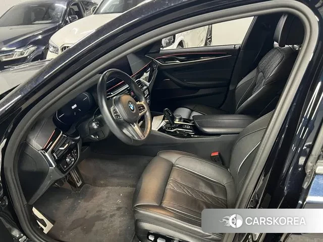 BMW 5 Series (G30) id 3619070 из Кореи 8