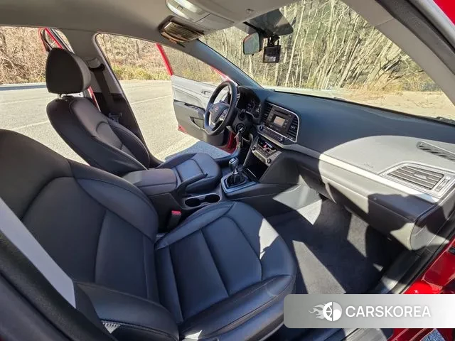 Hyundai Avante AD id 3695402 из Кореи 8