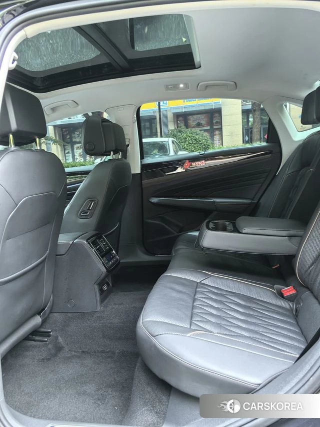 Volkswagen Passat PHEV id 4212720 из Китая 12