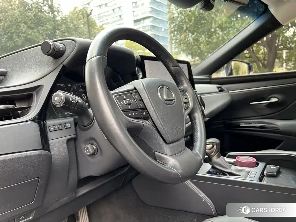 Lexus ES id 4644635 из Китая 13