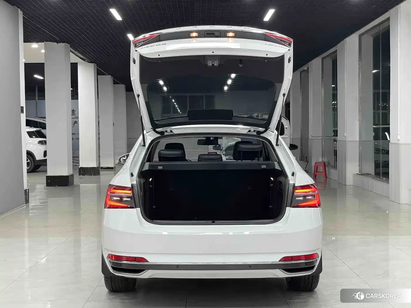 Skoda Superb id 4686134 из Китая 18