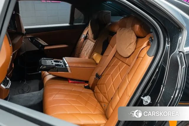 BMW 7 Series (G70) id 3080292 из Кореи 9