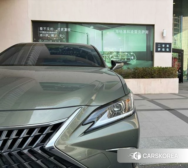 Lexus ES id 4276201 из Китая 13