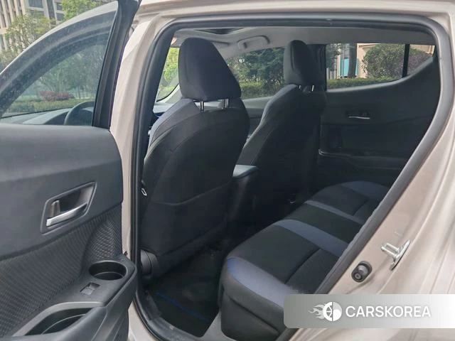 Toyota C-HR id 4277473 из Китая 8