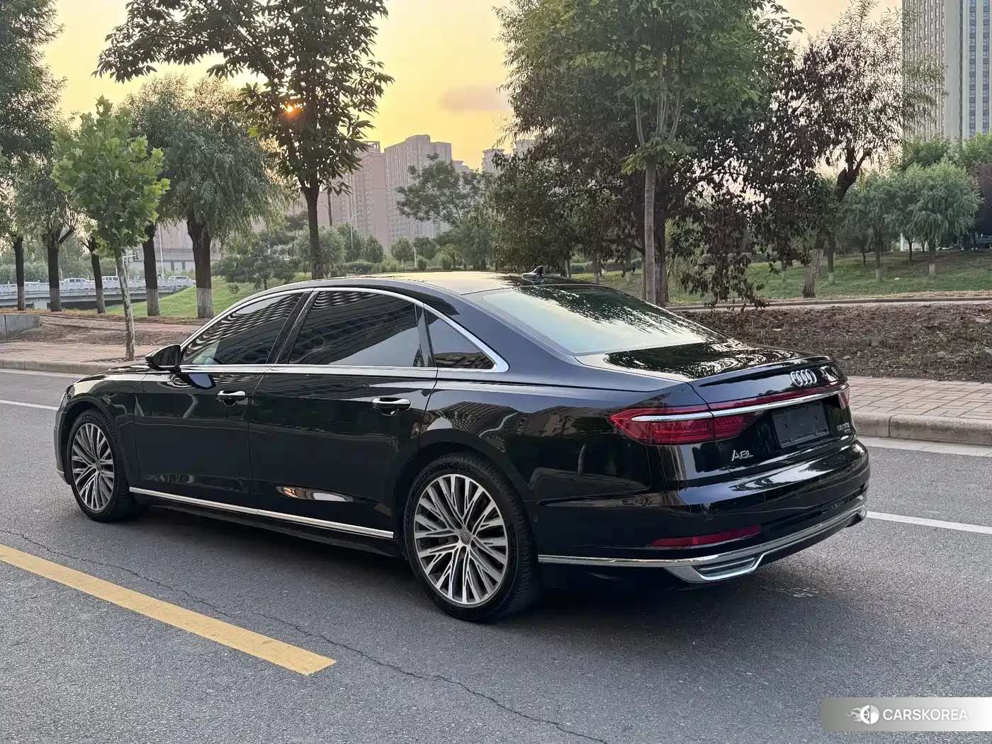 Audi A8 id 4659918 из Китая 8