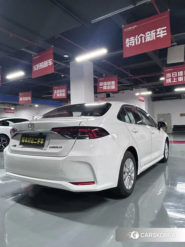 Toyota Corolla id 3882613 из Китая 8