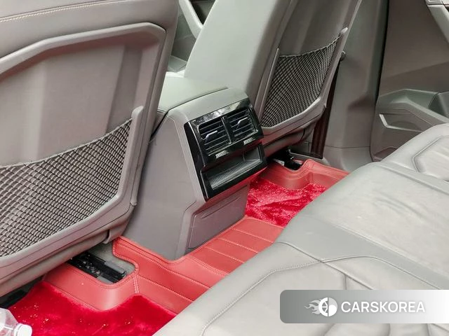 Volkswagen Touareg id 4277356 из Китая 9
