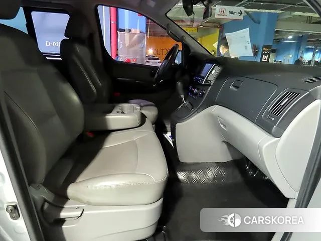 Hyundai The New Grand Starex id 3319284 из Кореи 18