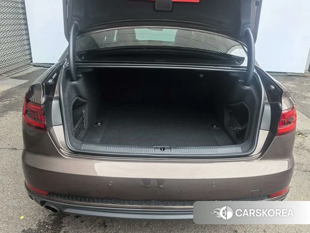 Audi A4L id 4215603 из Китая 12