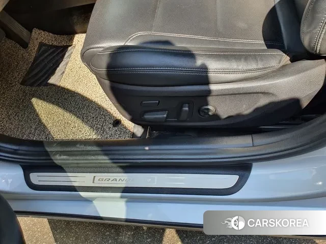 Hyundai Grandeur IG id 2460959 из Кореи 18