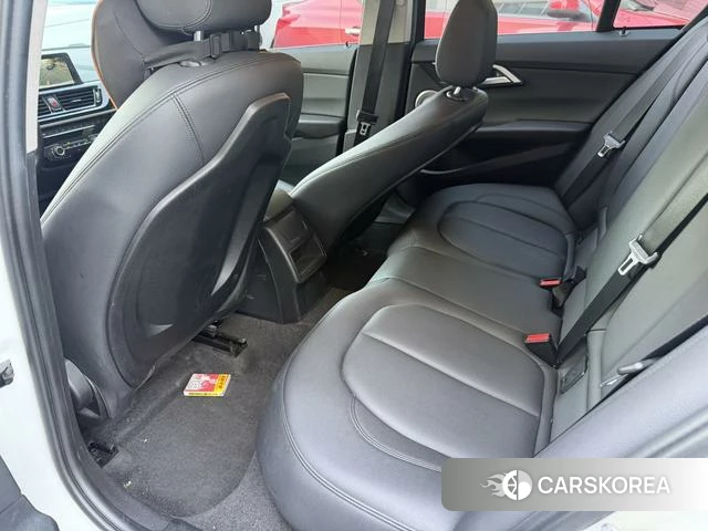 BMW 1 series id 4299705 из Китая 8