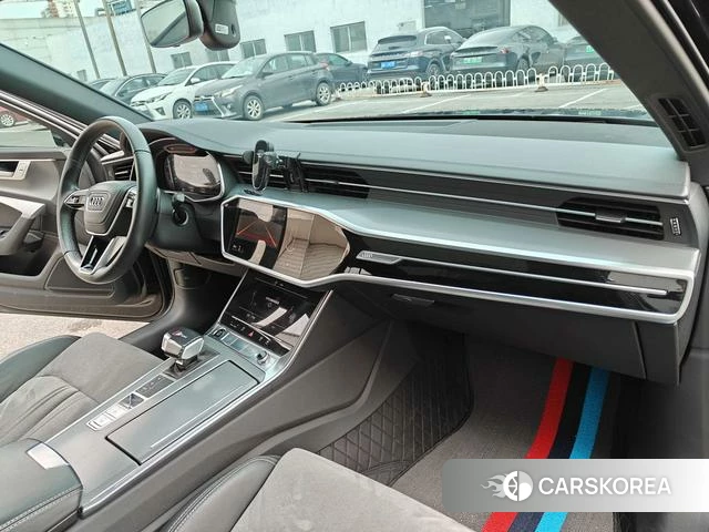 Audi A6L id 3901880 из Китая 22