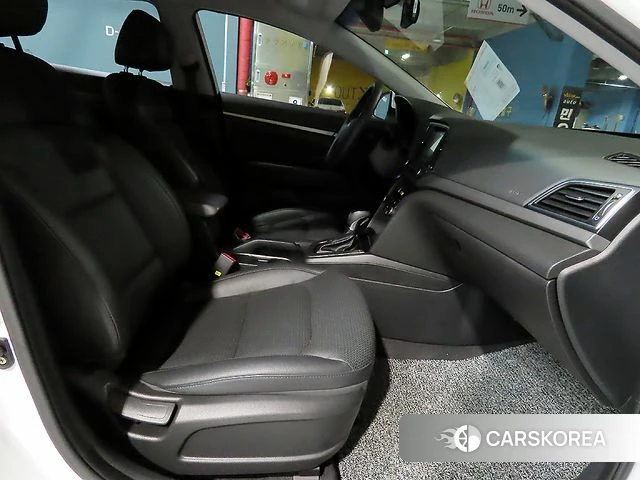 Hyundai Avante AD id 3853834 из Кореи 18