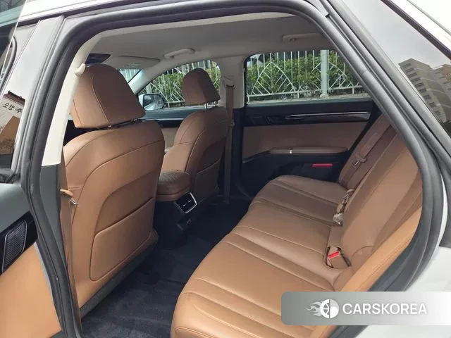 Hyundai Grandeur (GN7) id 3726183 из Кореи 18