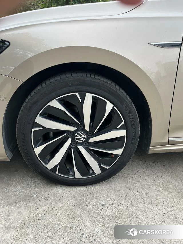 Volkswagen Passat id 4276515 из Китая 8