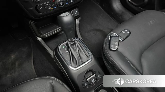 Jeep Renegade id 4725428 из Кореи 36