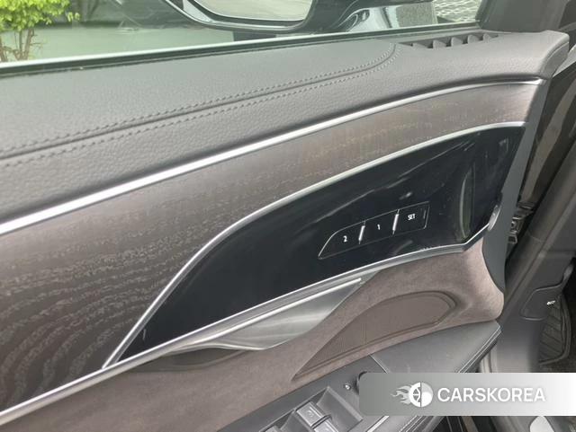 Audi A8 id 4335687 из Китая 10