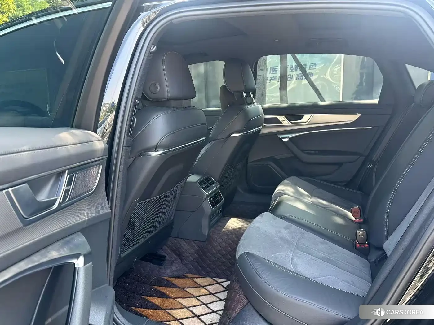 Audi A6L id 4681207 из Китая 14