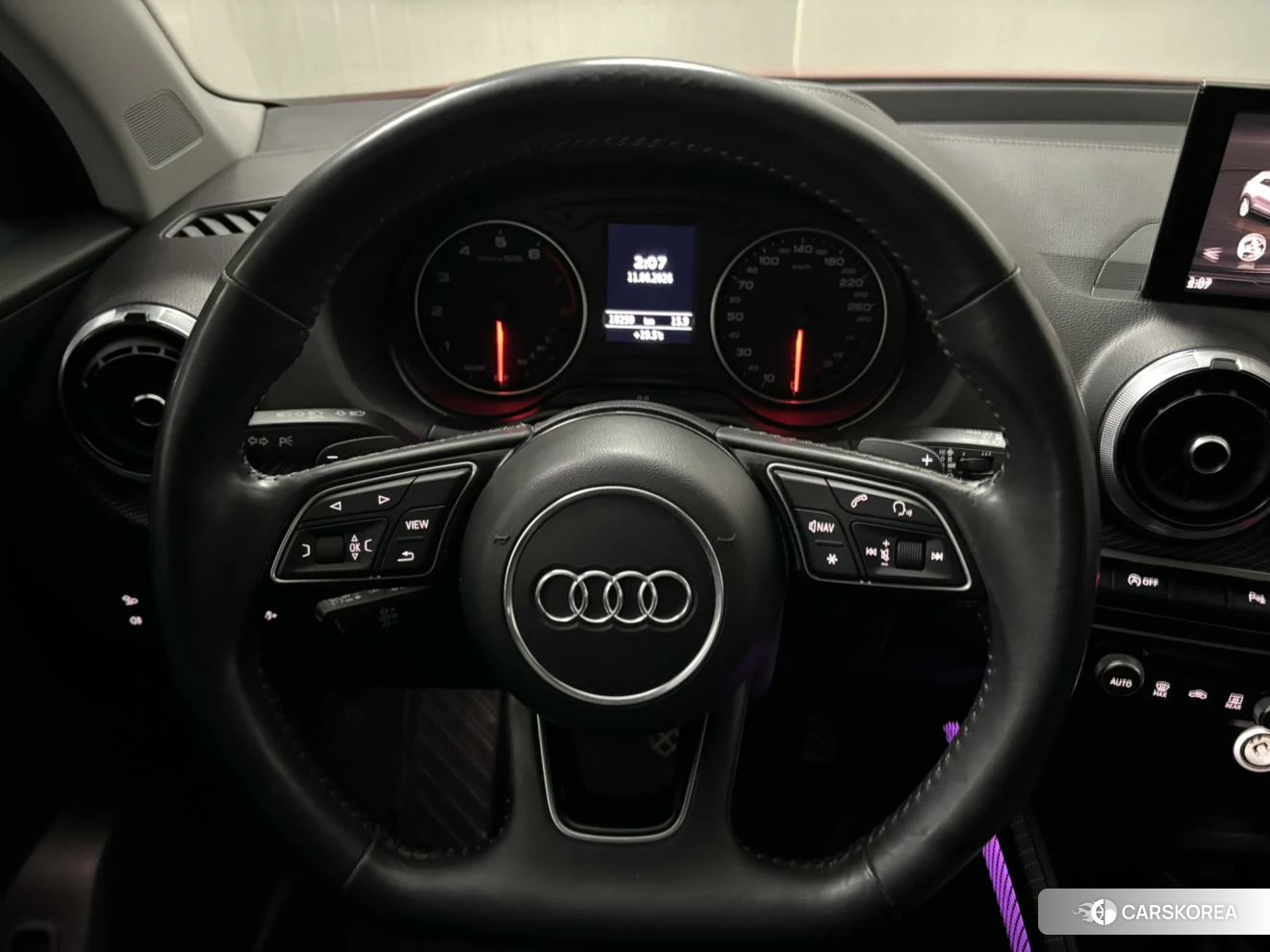 Audi Q2L id 4467947 из Китая 15