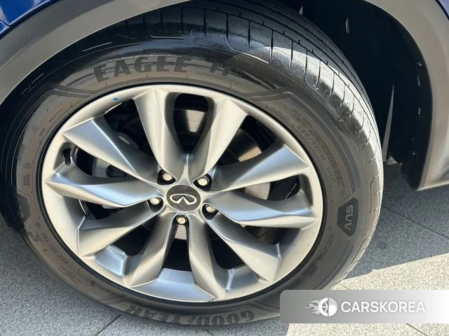 Infiniti QX50 id 4219945 из Китая 22