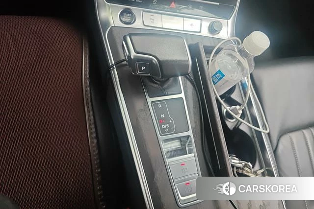 Audi A6L id 4307334 из Китая 15
