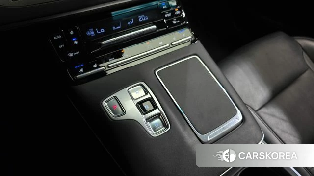 Hyundai The New Grandeur IG Hybrid id 4410295 из Кореи 32