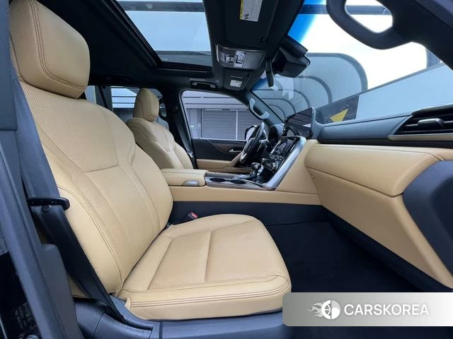Lexus LX id 4258815 из Китая 26