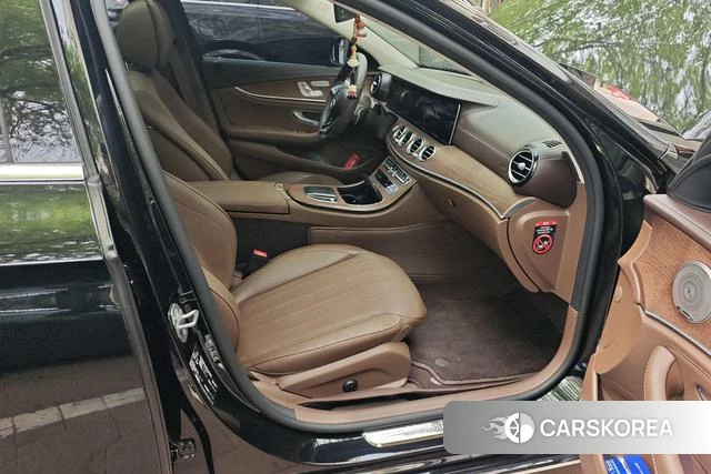 Mercedes-Benz E-class id 4275224 из Китая 15