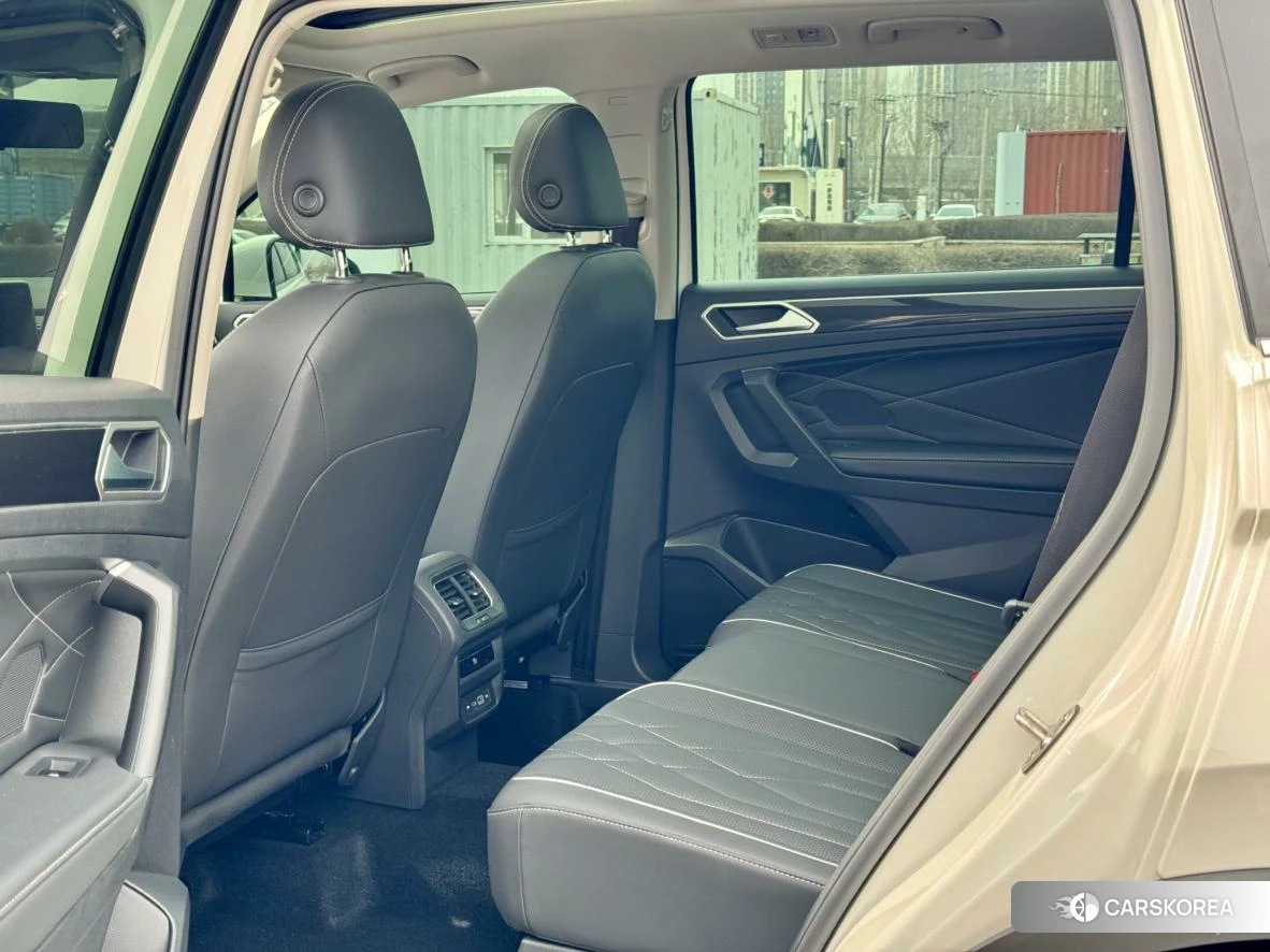 Volkswagen Tiguan L id 4479520 из Китая 17