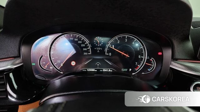 BMW 5 Series (G30) id 3796391 из Кореи 18