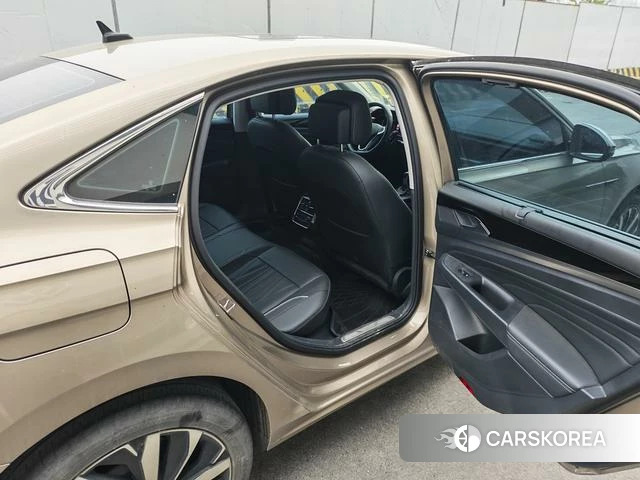 Volkswagen Passat id 4265870 из Китая 8