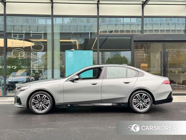 BMW 5 series (imported) id 4260524 из Китая 12