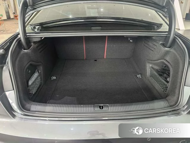 Audi A4L id 4254691 из Китая 18
