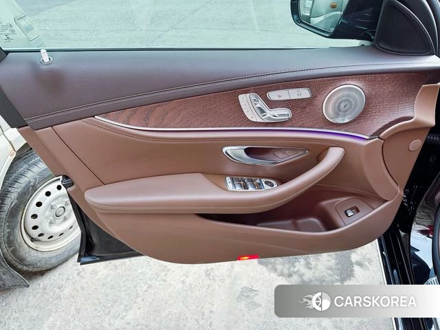 Mercedes-Benz E-class id 4263254 из Китая 17