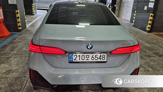 BMW 5 Series (G60) id 3837868 из Кореи 18