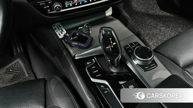 BMW 5 Series (G30) id 3924581 из Кореи 18