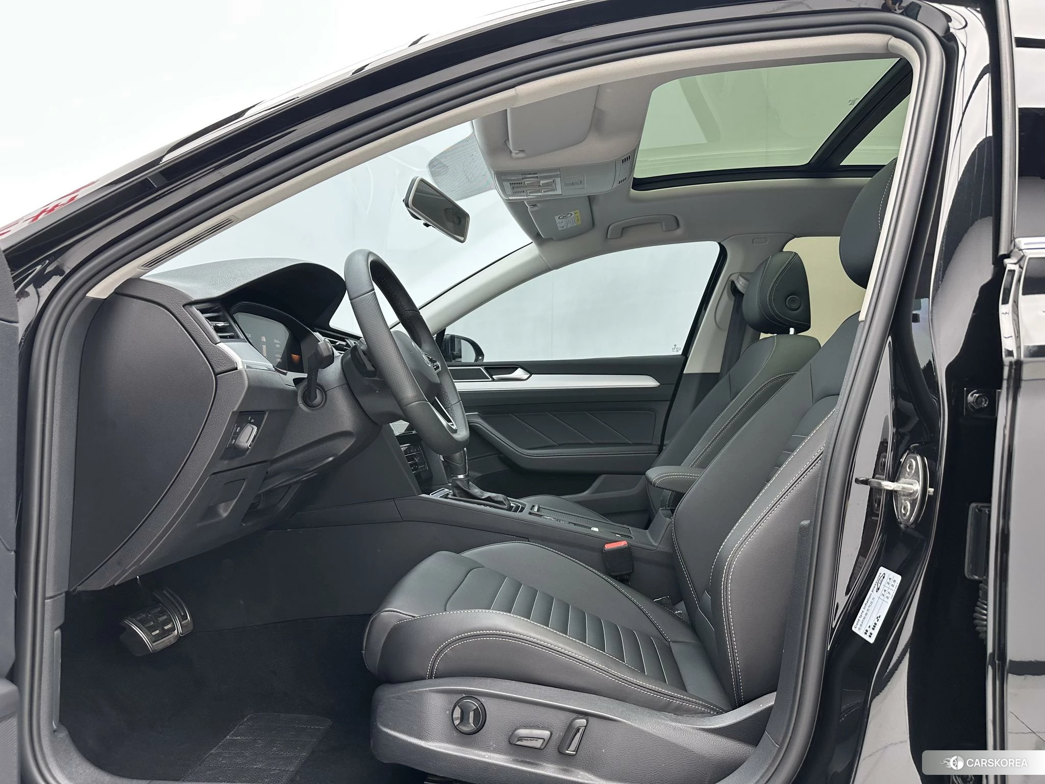 Volkswagen Magotan id 4453970 из Китая 15