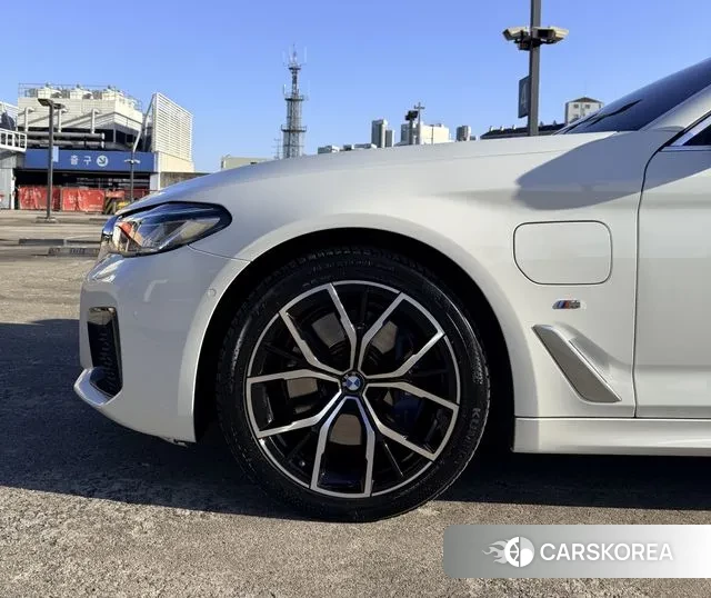 BMW 5 Series (G30) id 3607176 из Кореи 17