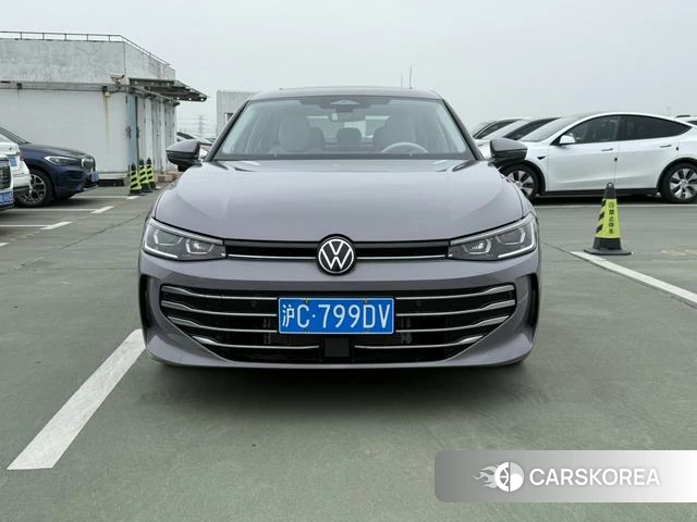 Volkswagen Passat id 4348852 из Китая 11