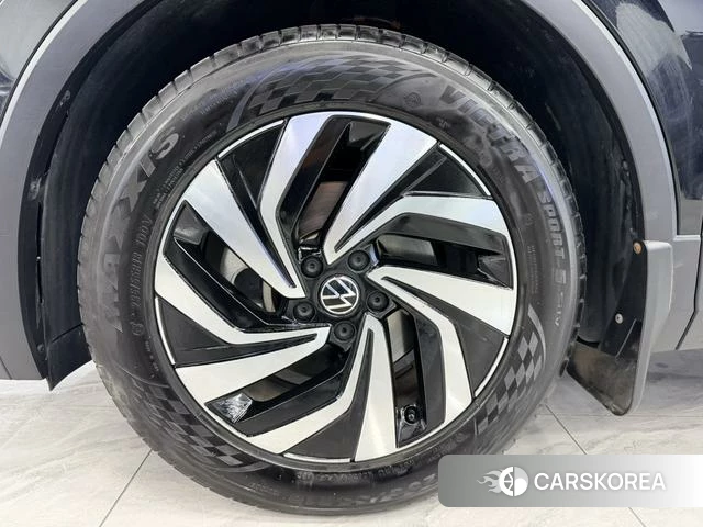 Volkswagen Tiguan L id 4272060 из Китая 16