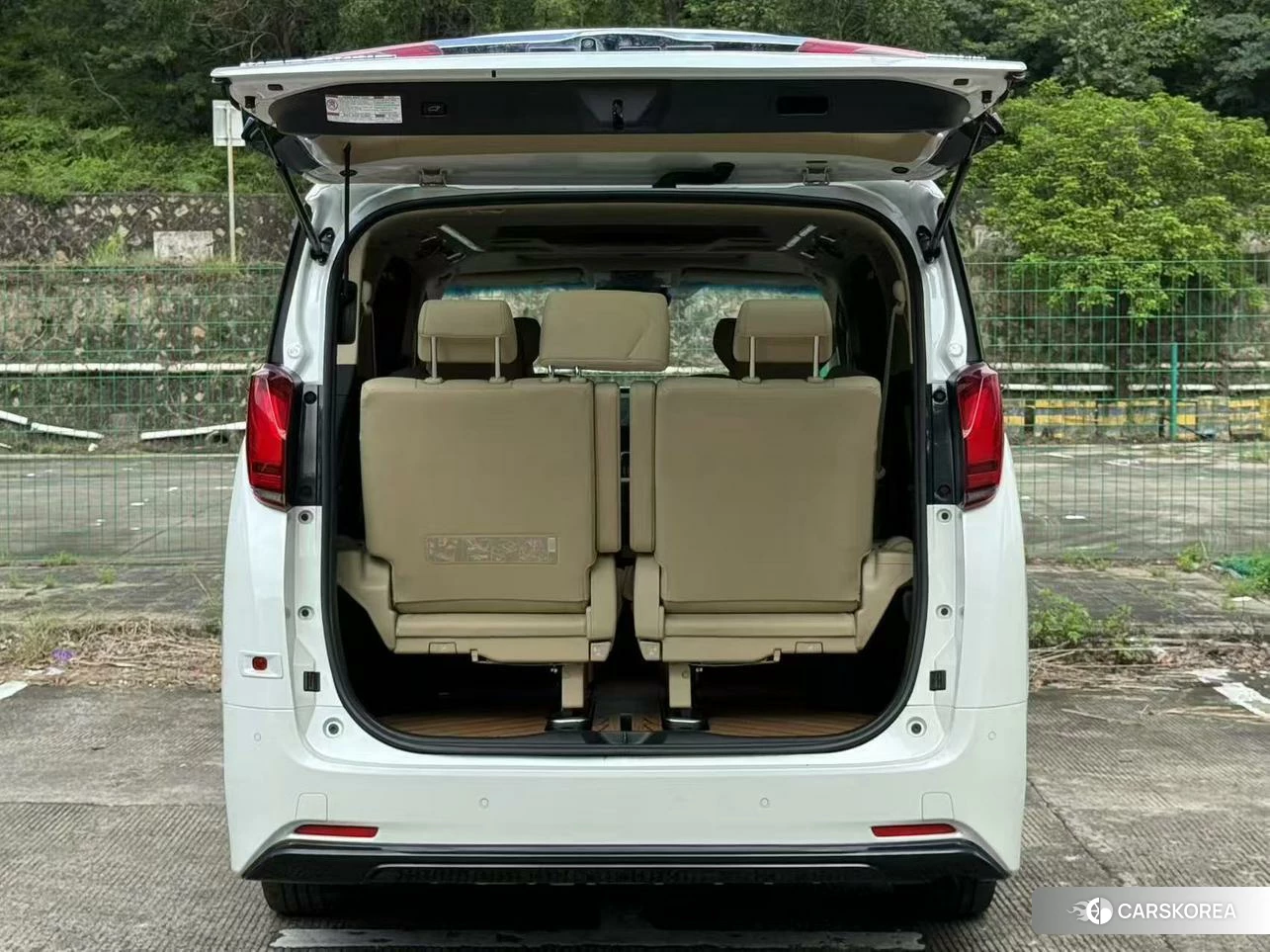 Toyota Alphard id 4461285 из Китая 17