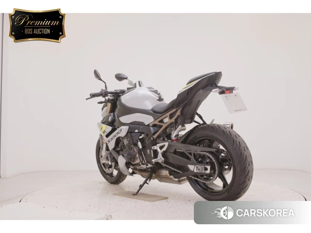 BMW S1000R id 4352508 из Японии 8