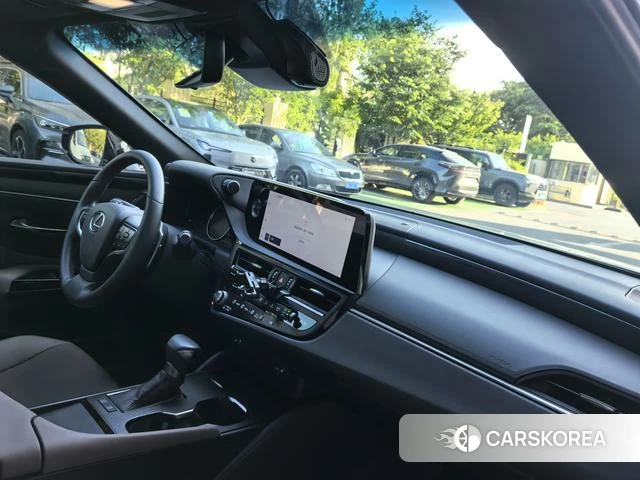 Lexus ES id 4335904 из Китая 15